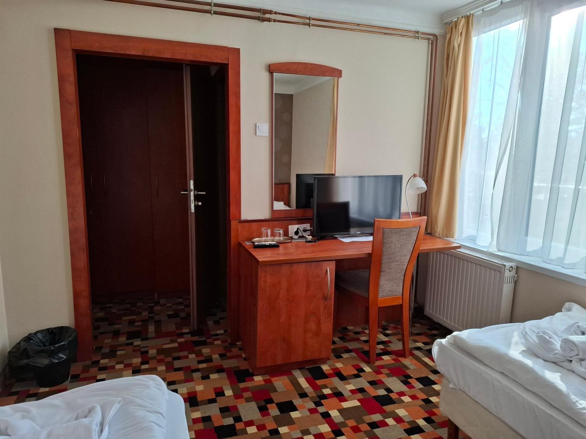 Atryum Hotel 索尔诺克 外观 照片